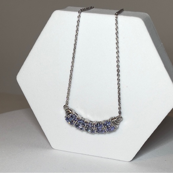 925 Silver Arc Pendant Necklace with Oval Grain Set Tanzanite Gemstones - Picture 4 of 16